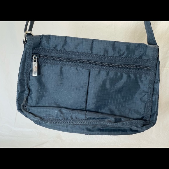 Smaller hand bag - Picture 3 of 4